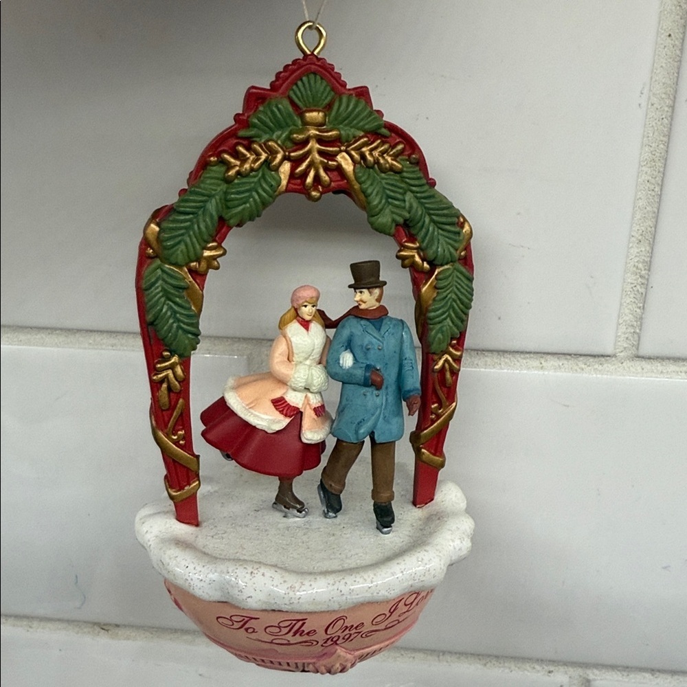 Vintage 1997 “To the One I love” Victorian Couple skating Christmas Ornament 4”
